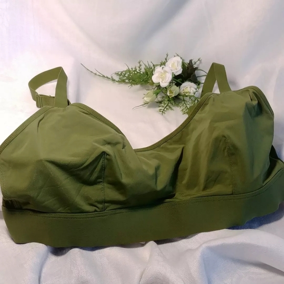 Parade Other - NWT, "PARADE" bralette, size XL, pesto color